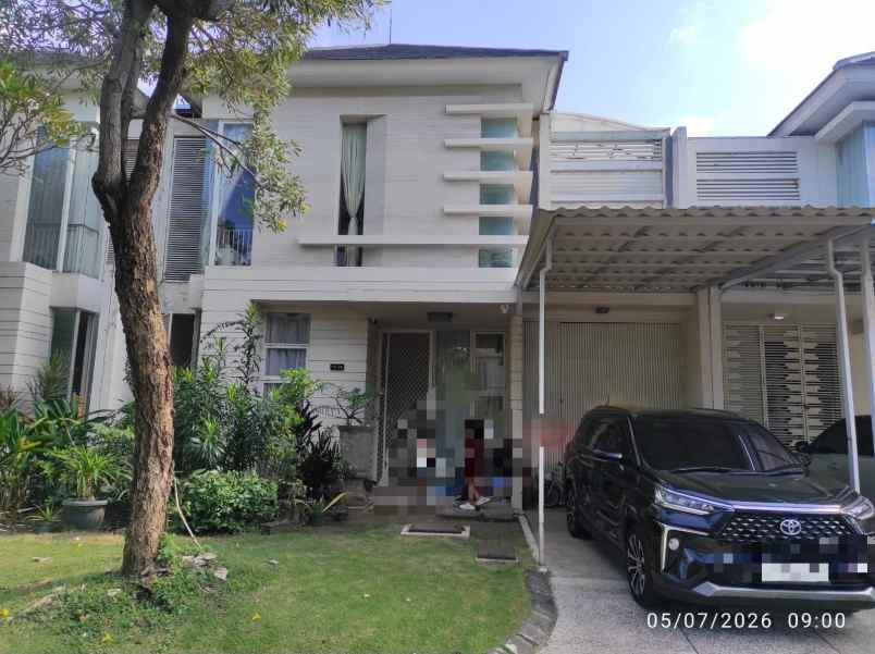 dijual rumah pakuwon city
