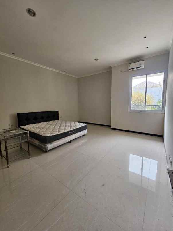 dijual rumah pakuwon city san antonio