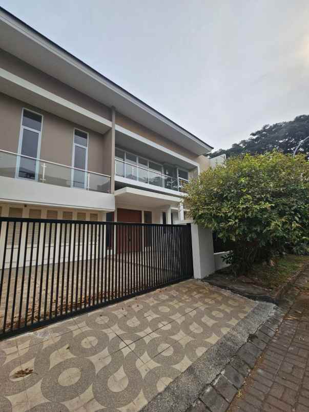 dijual rumah pakuwon city san antonio