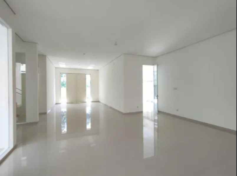 dijual rumah pakuwon indah imperial golf