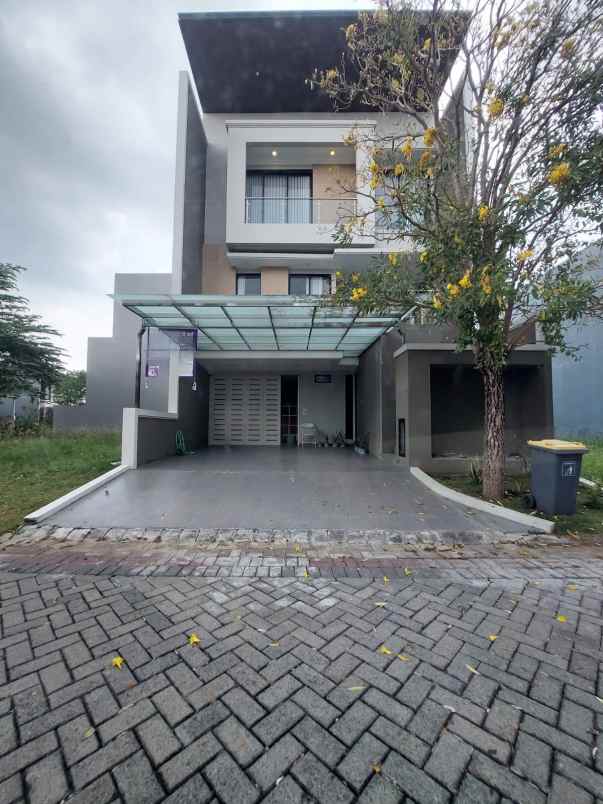 dijual rumah pakuwon indah the mansion
