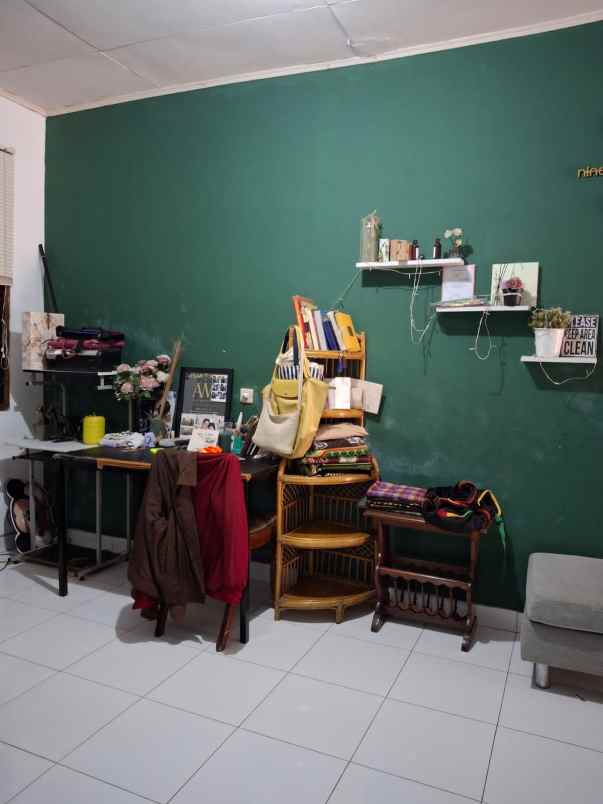 dijual rumah palem semi