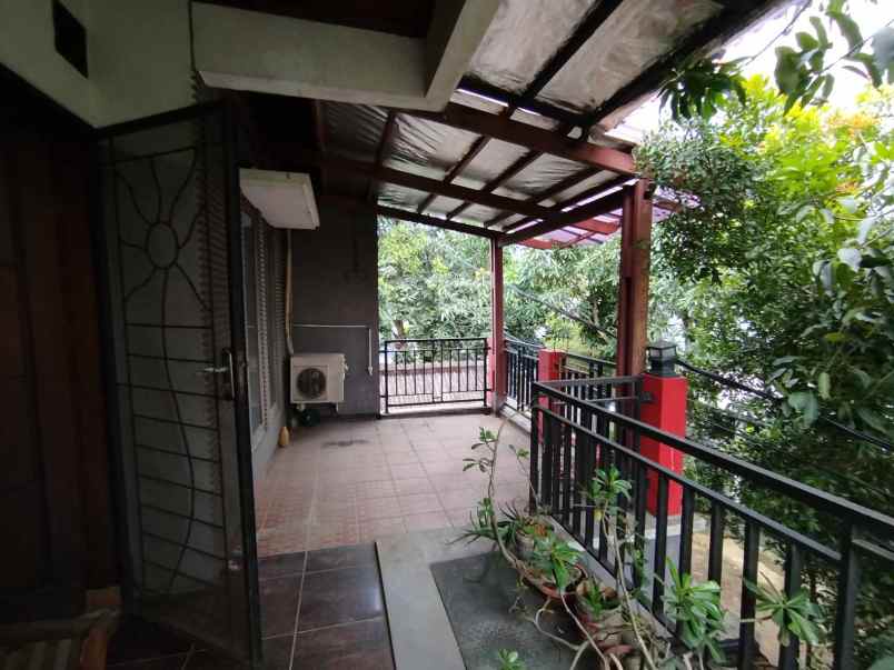 dijual rumah pancoran mas depok