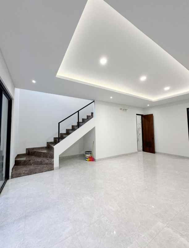 dijual rumah panjang jiwo