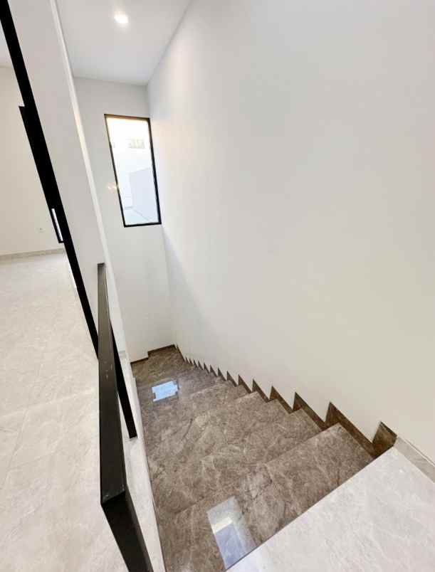 dijual rumah panjang jiwo