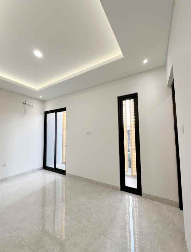 dijual rumah panjang jiwo