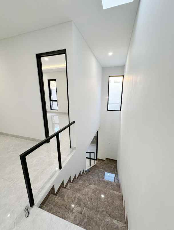 dijual rumah panjang jiwo