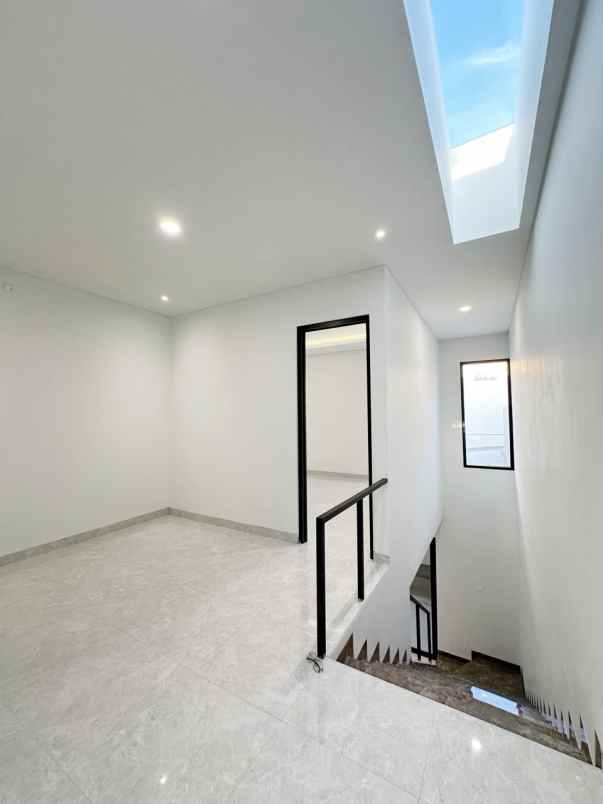 dijual rumah panjang jiwo