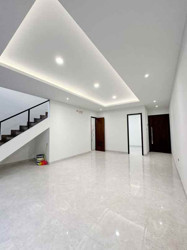 dijual rumah panjang jiwo