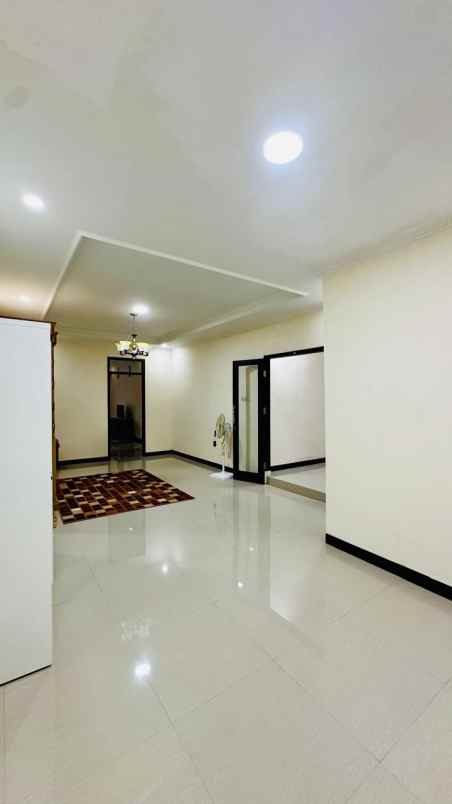 dijual rumah pegadegan pancoran jakarta