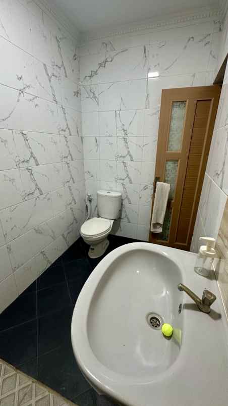 dijual rumah pegadegan pancoran jakarta