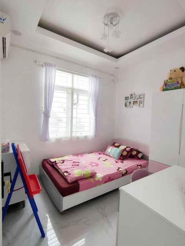 dijual rumah permata kopo