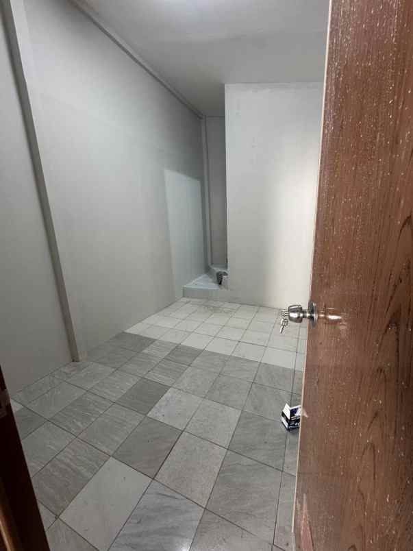 dijual rumah perum poin mas pancoran