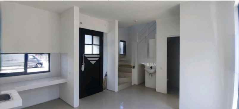 dijual rumah perumahan amesta pregia