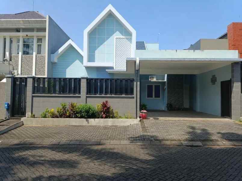 dijual rumah perumahan araya nieuw indie