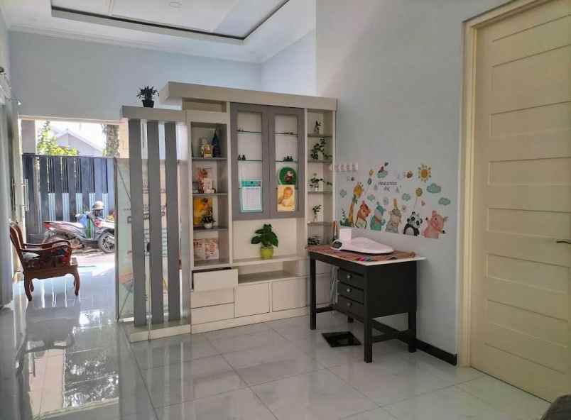 dijual rumah perumahan araya nieuw indie