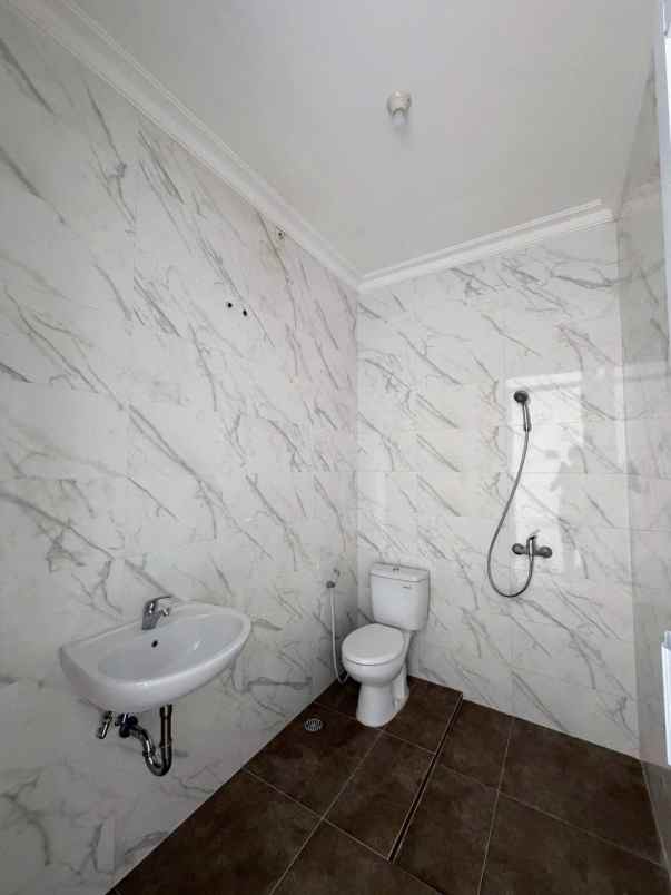 dijual rumah perumahan bukit palma
