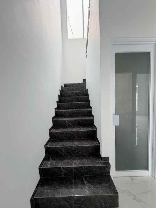 dijual rumah perumahan bukit palma