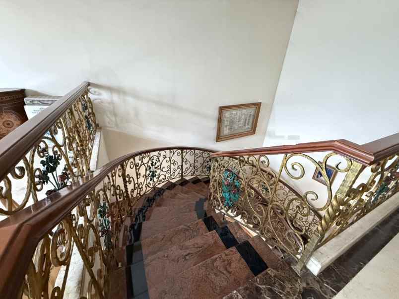 dijual rumah perumahan gading kusuma