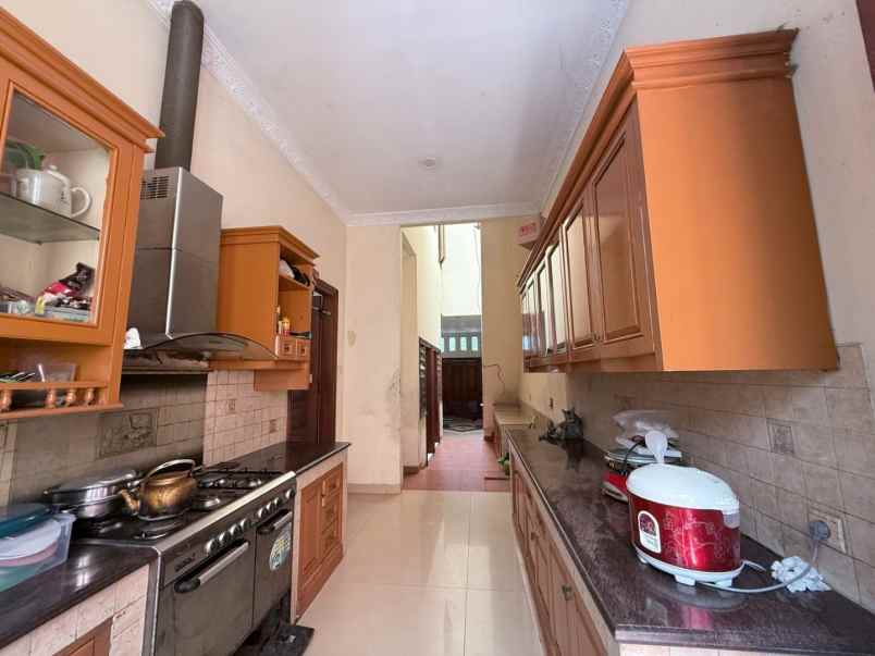 dijual rumah perumahan gading kusuma