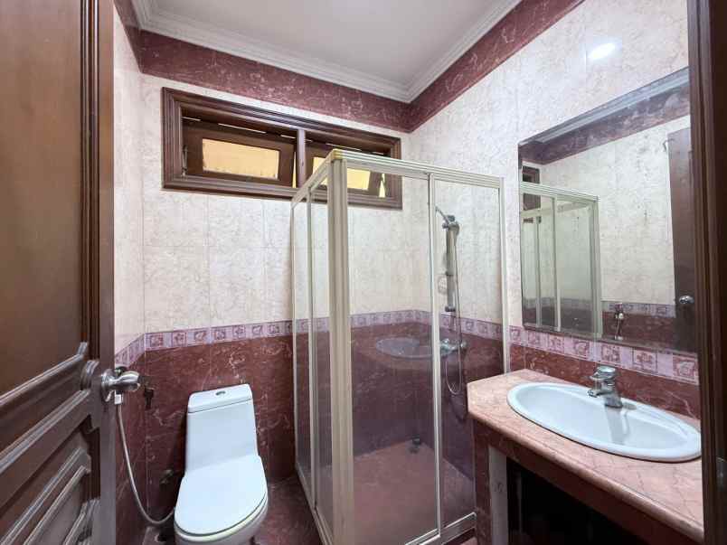 dijual rumah perumahan gading kusuma