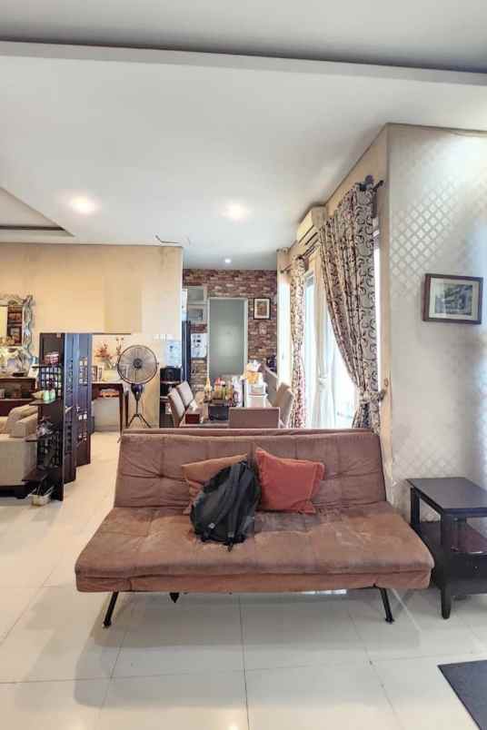 dijual rumah perumahan metland menteng