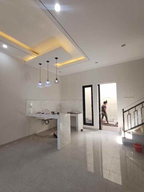 dijual rumah perumahan nirwana