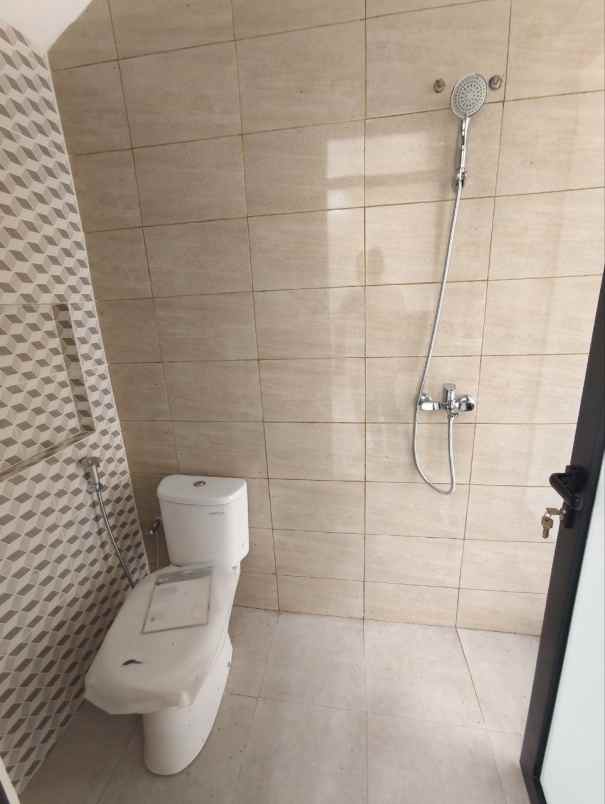 dijual rumah perumahan nirwana