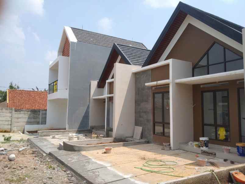 dijual rumah pocis