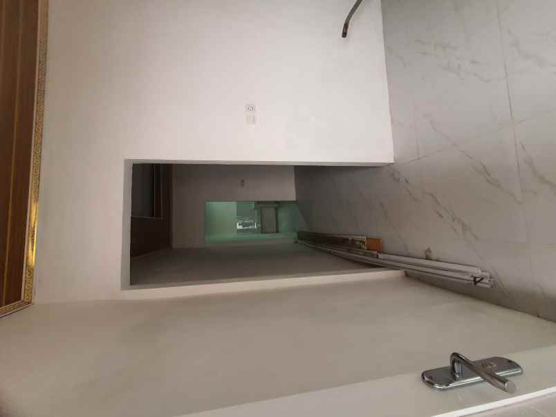 dijual rumah pondok aren