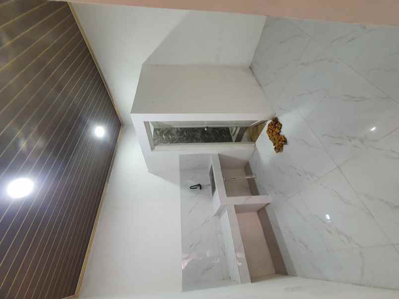 dijual rumah pondok aren