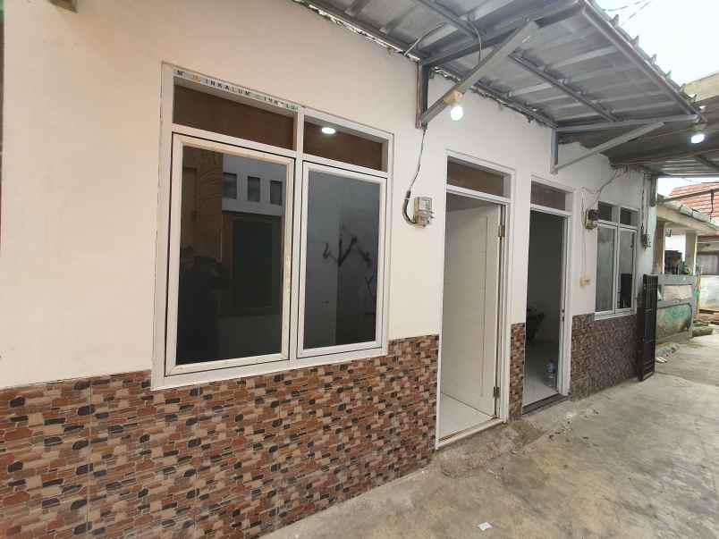 dijual rumah pondok aren
