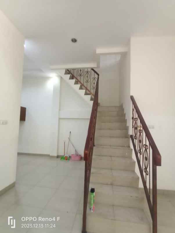 dijual rumah pondok gading utama kelapa