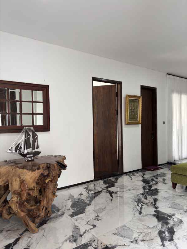 dijual rumah premium dan luas di jakal ngaglik