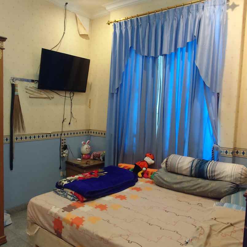 dijual rumah pucang
