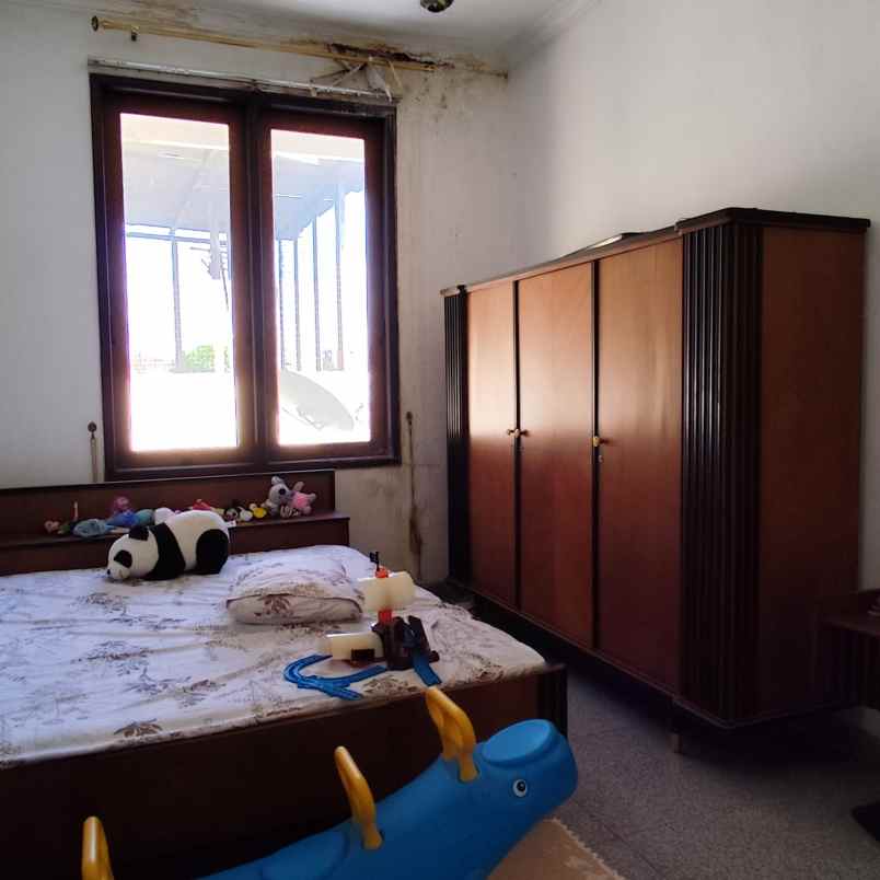 dijual rumah pucang