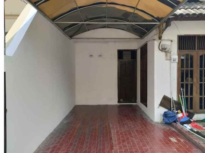 dijual rumah pulo gadung