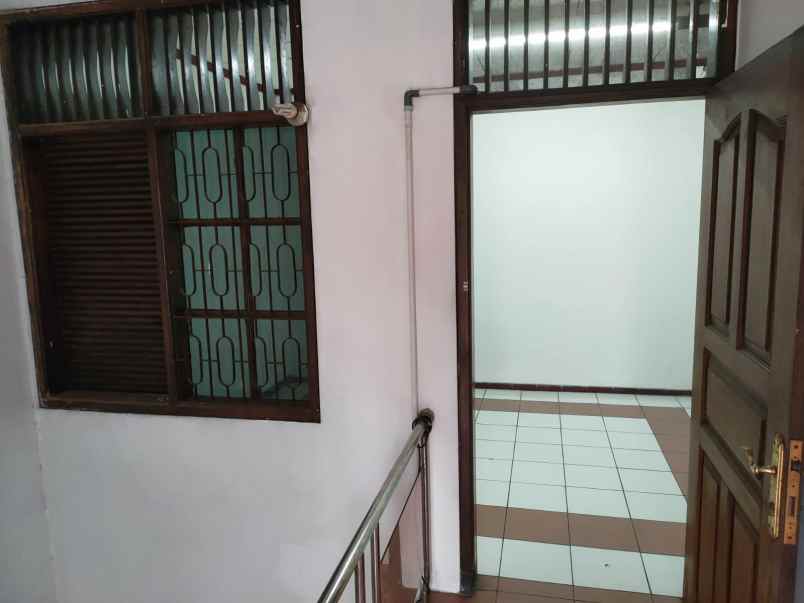dijual rumah pulo gadung