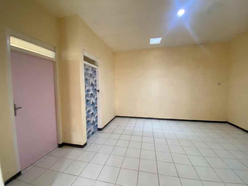 dijual rumah puri cempaka putih 1 blok o 4