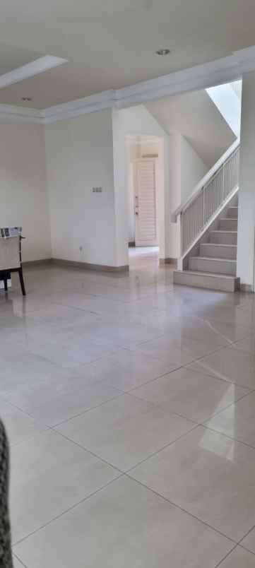 dijual rumah puri galaxy