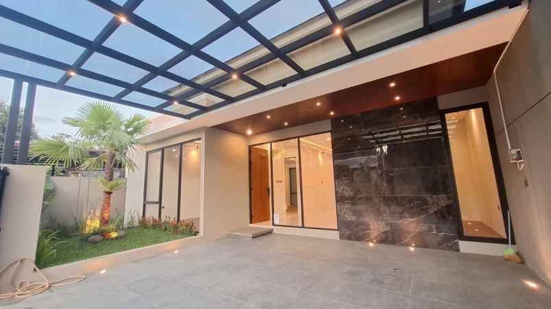 dijual rumah purwomartani