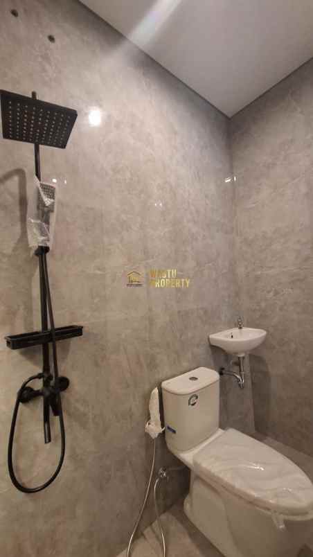 dijual rumah purwomartani