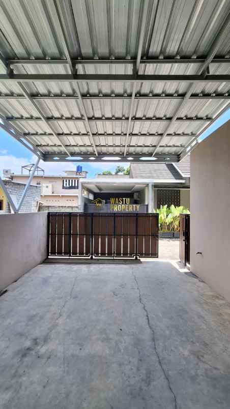 dijual rumah purwomartani kalasan