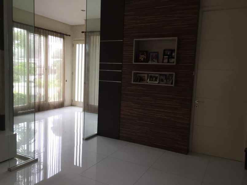 dijual rumah raffles garden