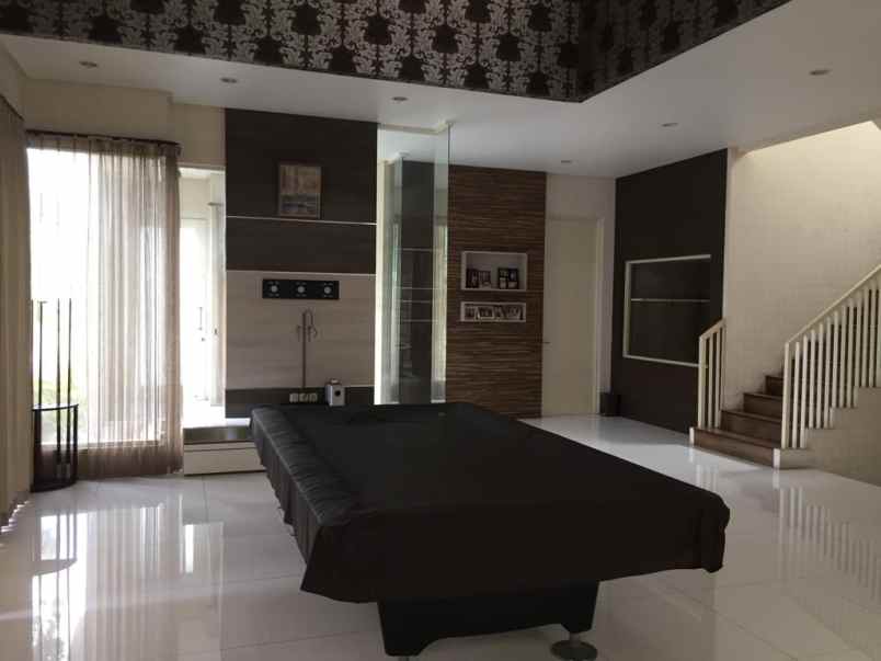 dijual rumah raffles garden