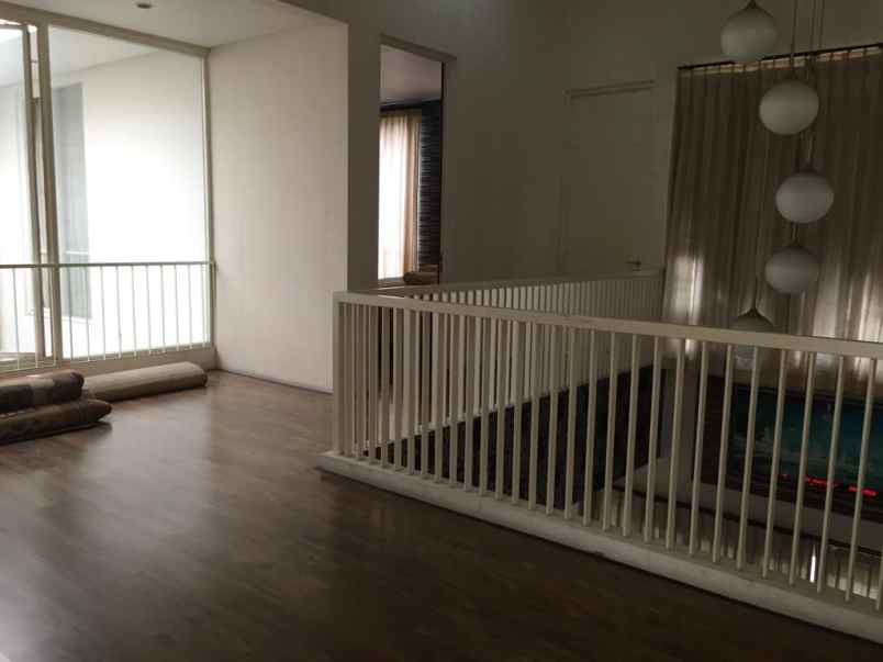 dijual rumah raffles garden