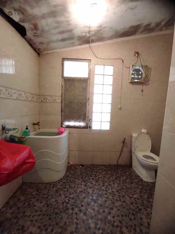 dijual rumah rangkapan jaya