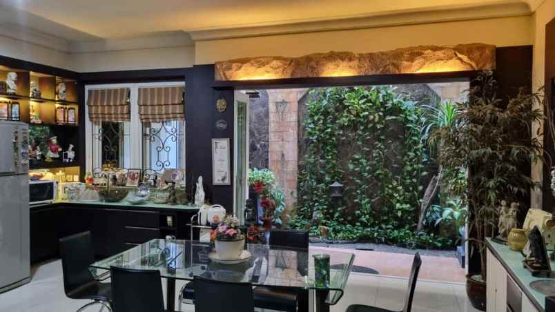 dijual rumah regency 21