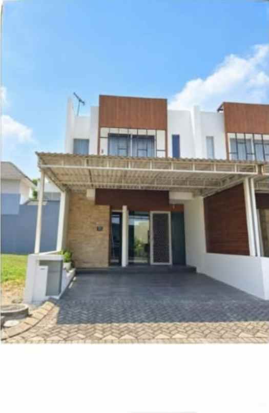 dijual rumah royal residence