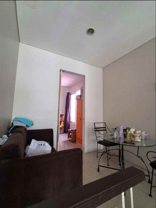 dijual rumah royal residence